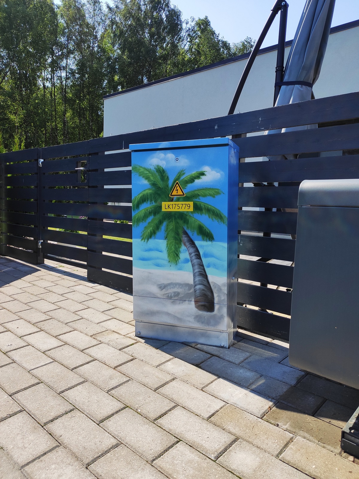 Palm ja rand grafiti Pärnus