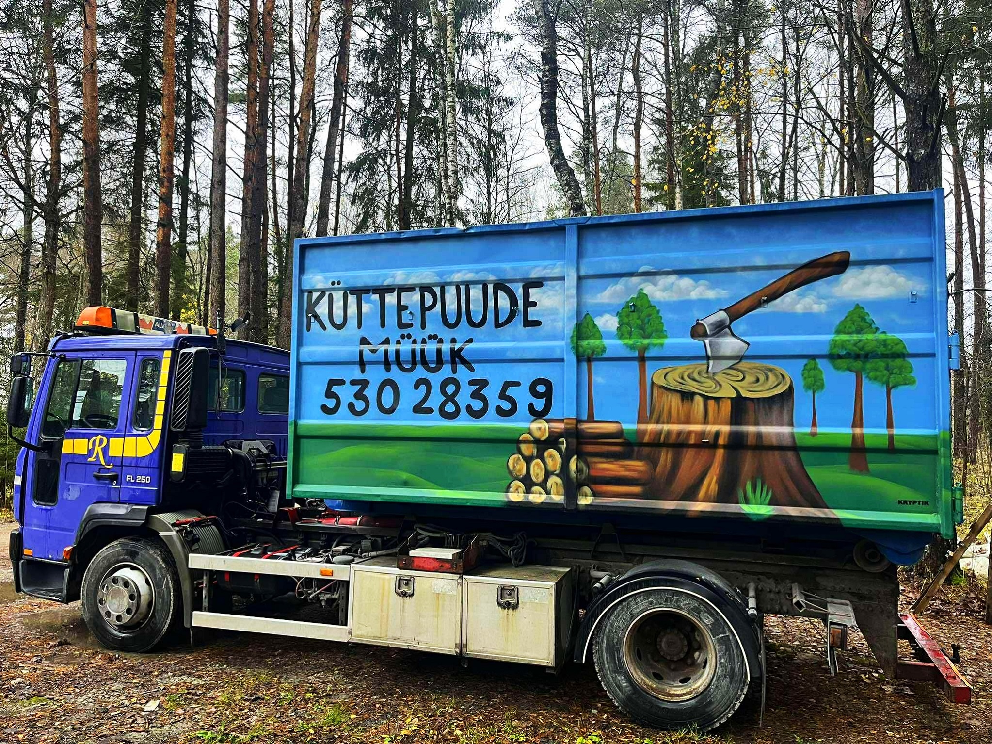 Auto kasti peal olev graffiti pilt